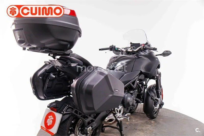 Yamaha Niken – Vista 16