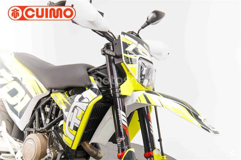 Husqvarna 701 Supermoto – Vista 11