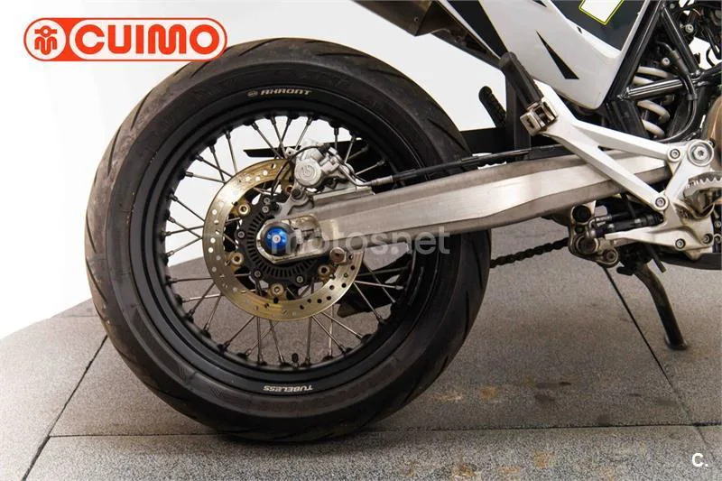 Husqvarna 701 Supermoto – Vista 14