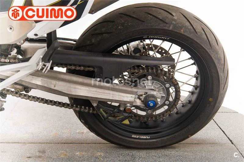 Husqvarna 701 Supermoto – Vista 18