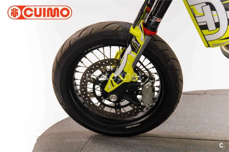 Husqvarna 701 Supermoto – Vista 21