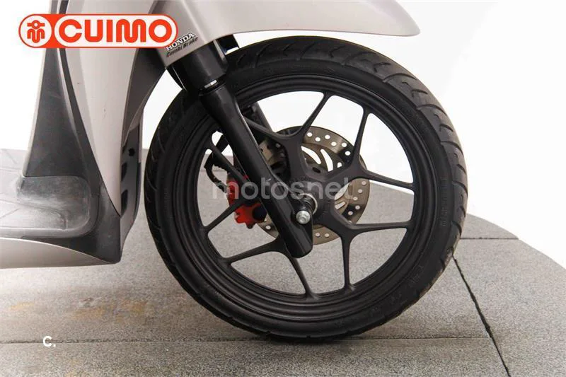 Honda SH 125i – Vista 13
