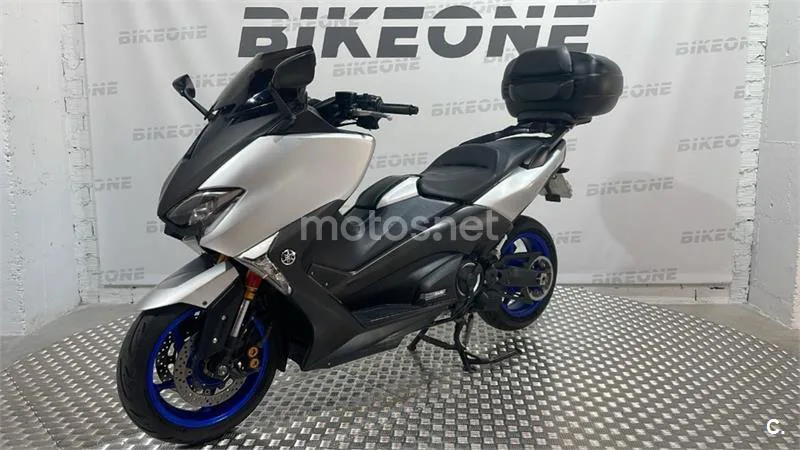 Yamaha TMAX – Vista 3