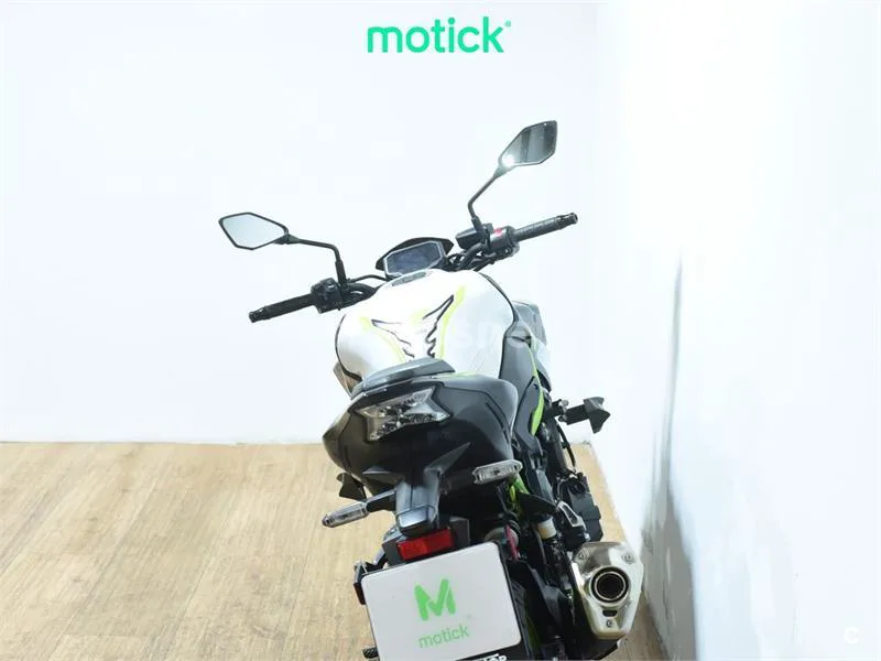 Kawasaki Z900 – Vista 6