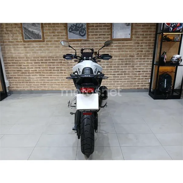 Triumph Tiger 900 – Vista 7