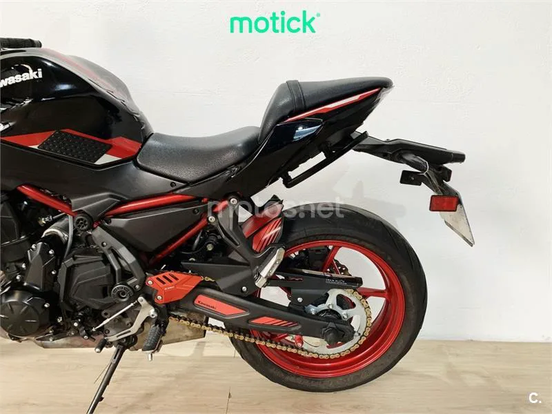 Kawasaki Z650 – Vista 7