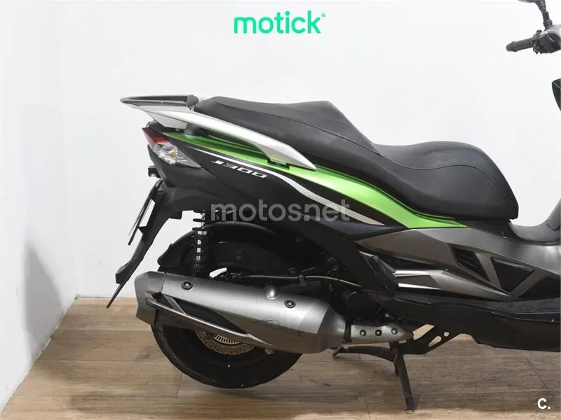 Kawasaki J300 – Vista 3