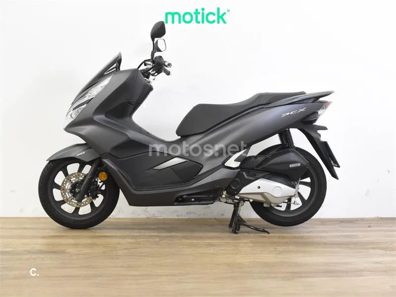 Honda PCX 125 – Vista 4