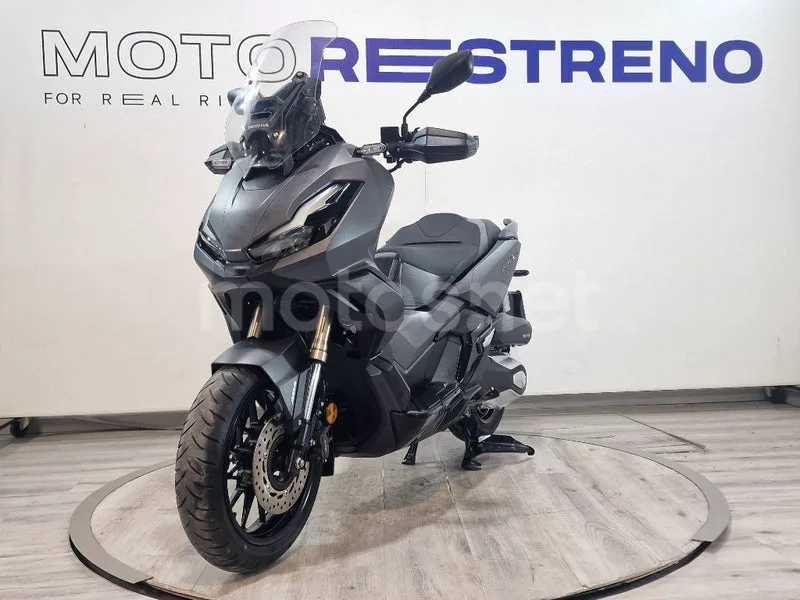 Honda ADV 350 – Vista 5