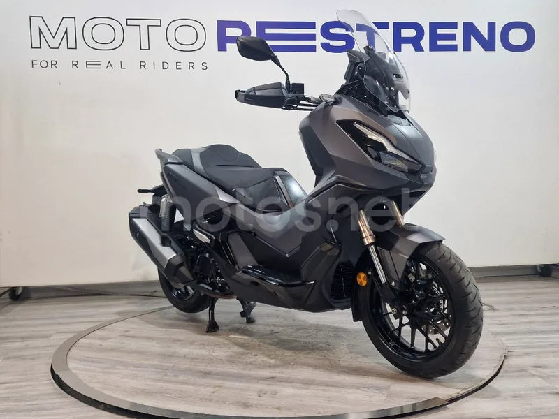 Honda ADV 350 – Vista 6