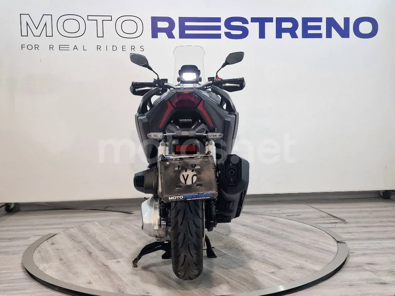 Honda ADV 350 – Vista 9