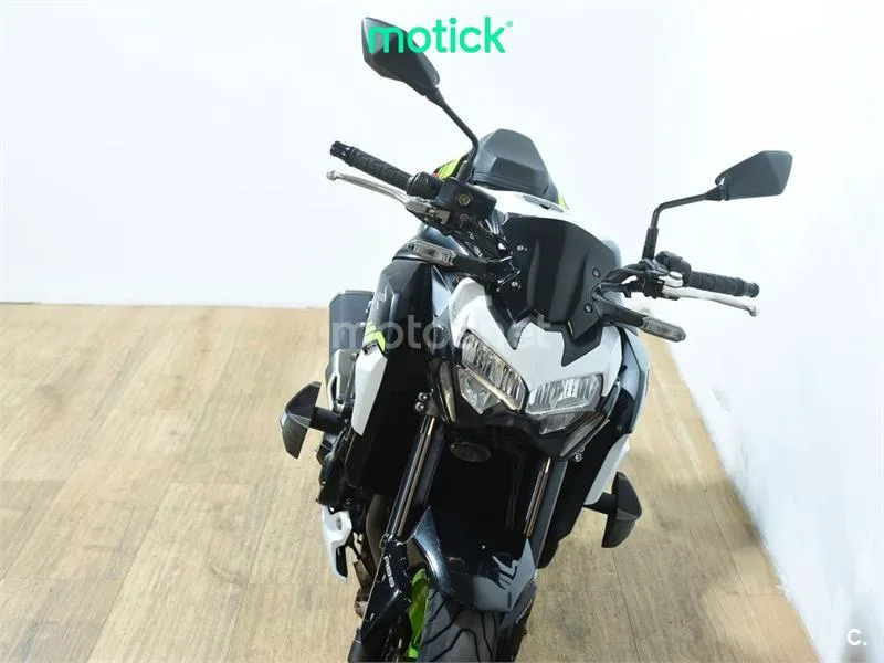 Kawasaki Z900 – Vista 11