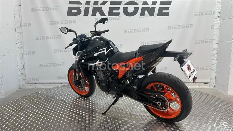 KTM 890 – Vista 6