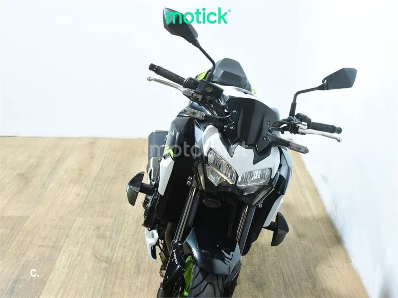 Kawasaki Z900 – Vista 11