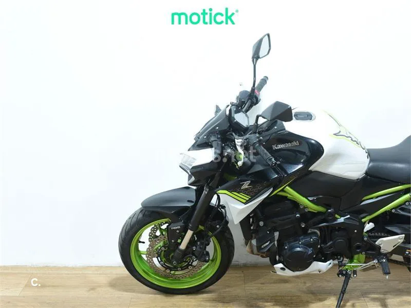 Kawasaki Z900 – Vista 8