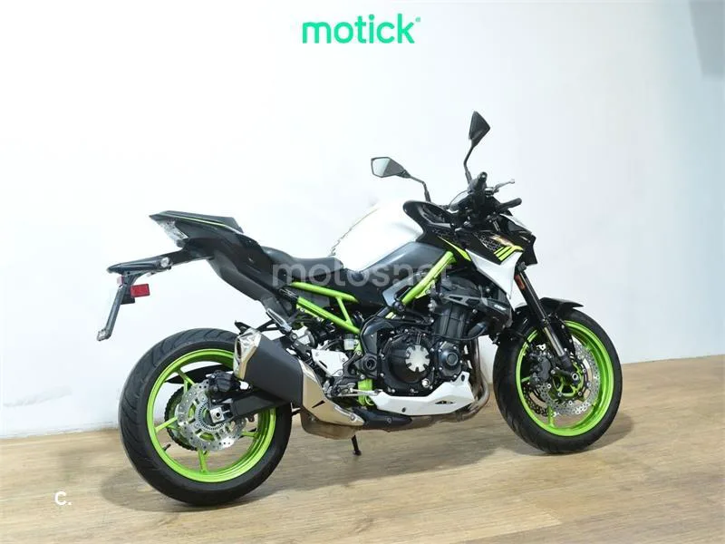 Kawasaki Z900 – Vista 10