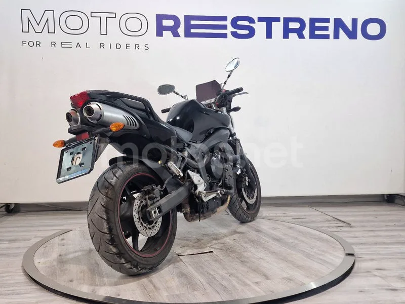 Yamaha FZ6 – Vista 8