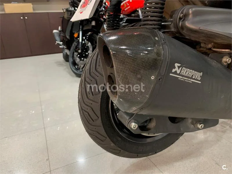 Yamaha XMAX 400 – Vista 10