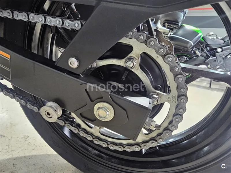 Kawasaki Z400 – Vista 6