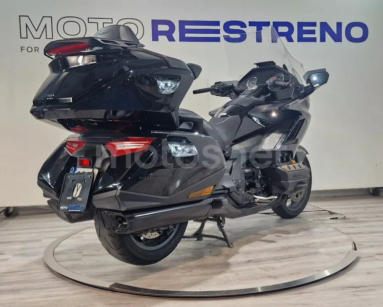 Honda Gold Wing – Vista 8