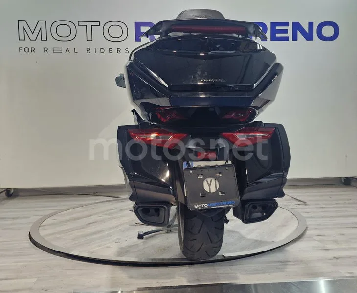 Honda Gold Wing – Vista 9