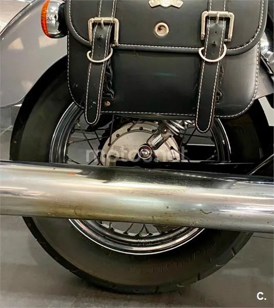 Suzuki Intruder 250 – Vista 12