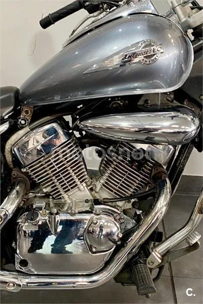 Suzuki Intruder 250 – Vista 13