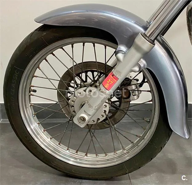 Suzuki Intruder 250 – Vista 6