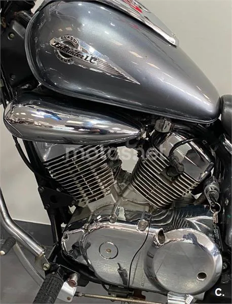 Suzuki Intruder 250 – Vista 7