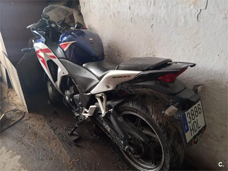 Honda CBR 250 R – Vista 3