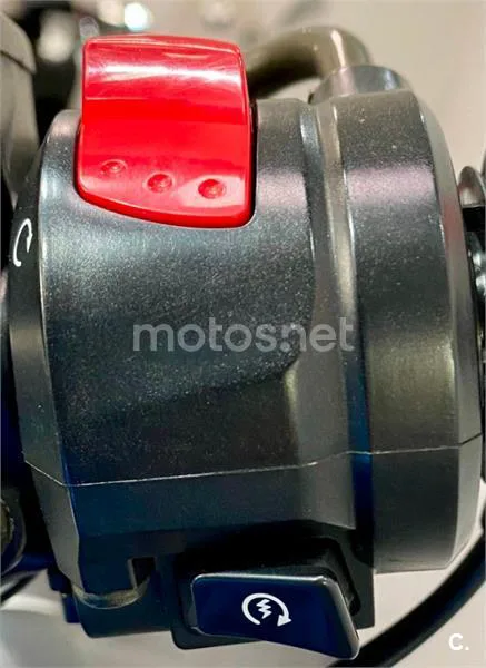 Suzuki Bandit 650 S – Vista 11