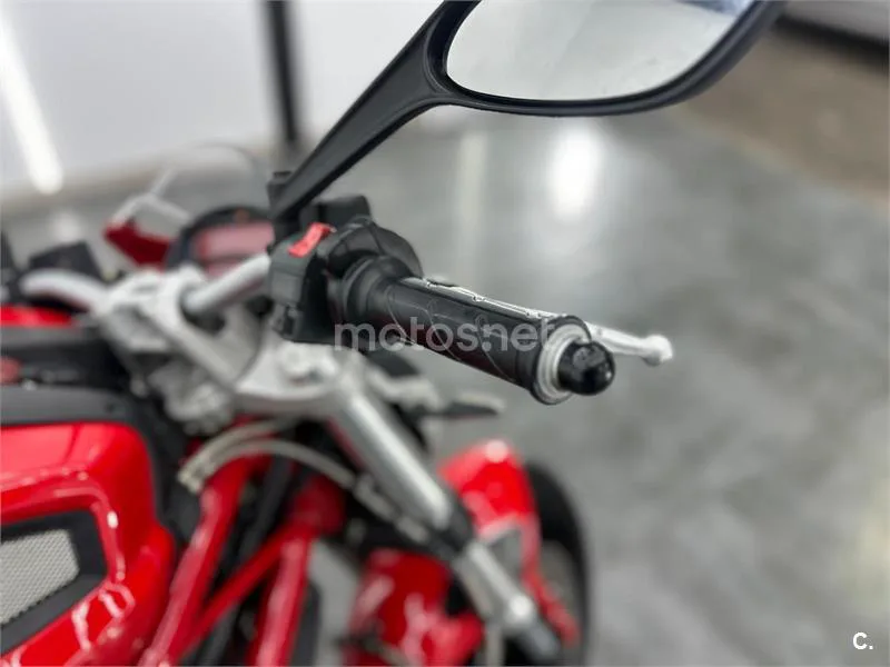 Ducati Monster 696 – Vista 15