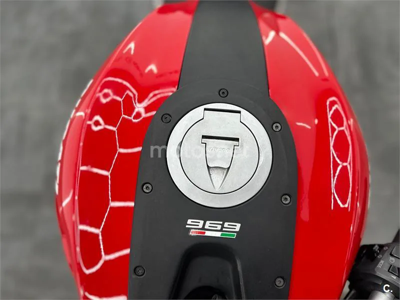 Ducati Monster 696 – Vista 22