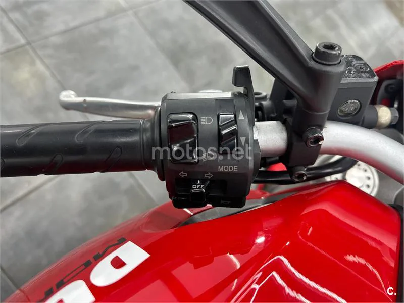 Ducati Monster 696 – Vista 5