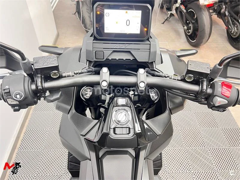 Honda ADV 350 – Vista 6