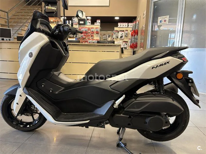 Yamaha NMAX – Vista 4