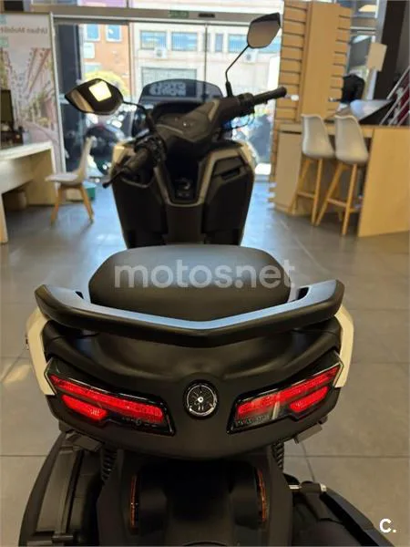 Yamaha NMAX – Vista 5