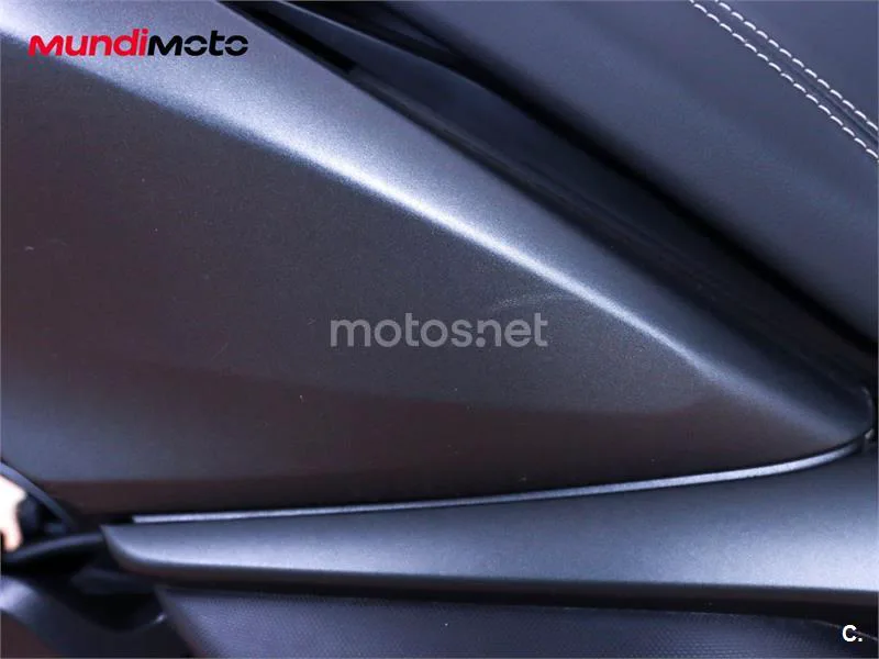 Yamaha XMAX 125 – Vista 18