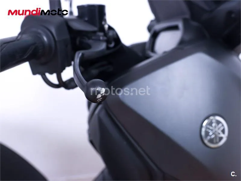 Yamaha XMAX 125 – Vista 21
