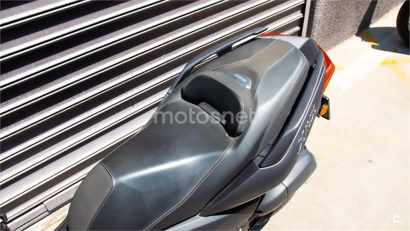 Yamaha XMAX 125 – Vista 21