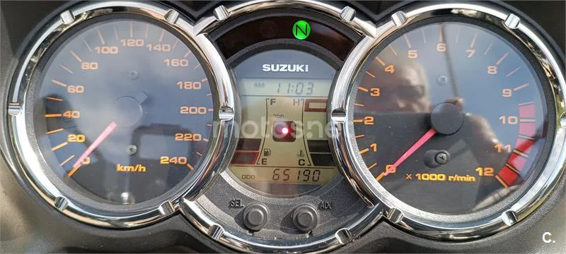 Suzuki V-Strom 1000 – Vista 6