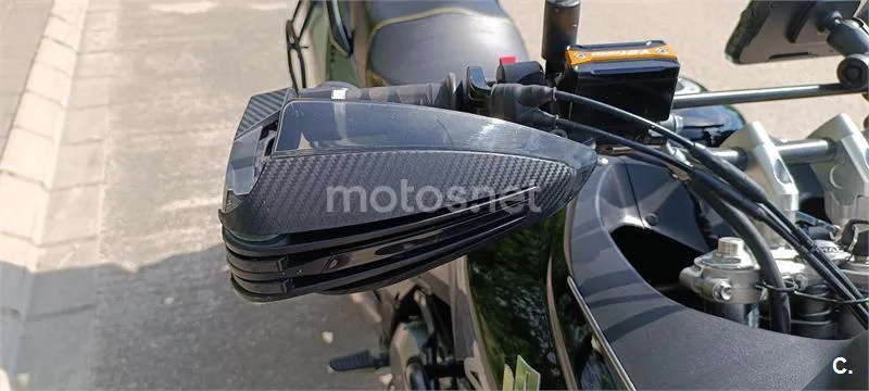 Suzuki V-Strom 1000 – Vista 8