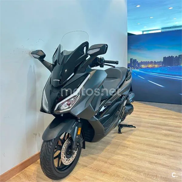 Honda Forza 125 – Vista 4