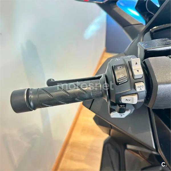 Honda Forza 125 – Vista 8