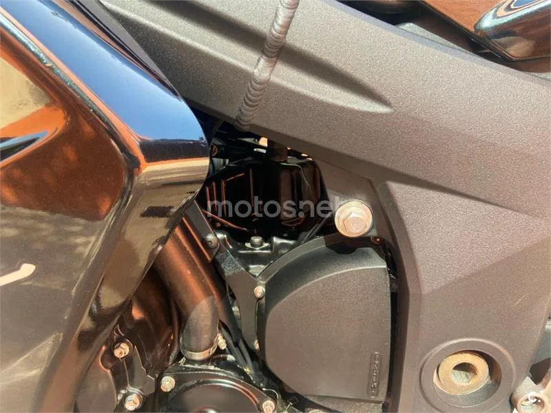Triumph Sprint ST – Vista 14