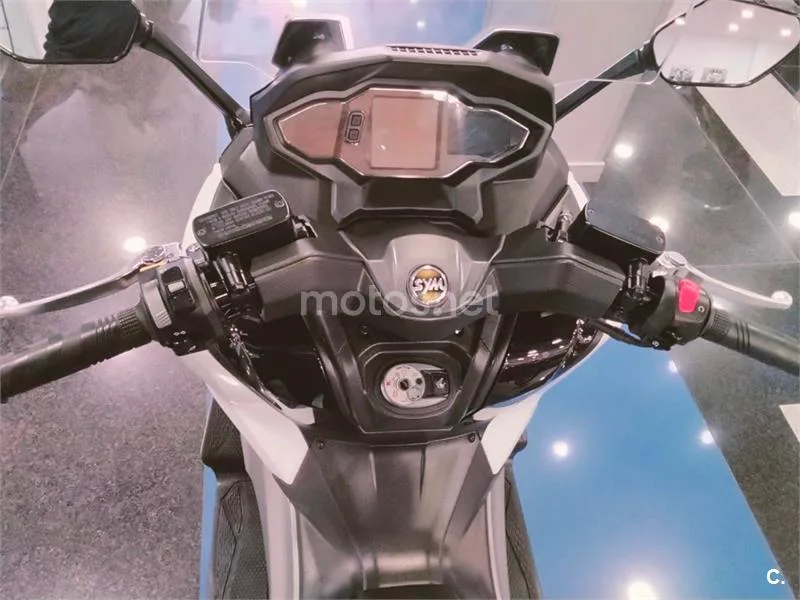 SYM Maxsym TL 500 – Vista 15