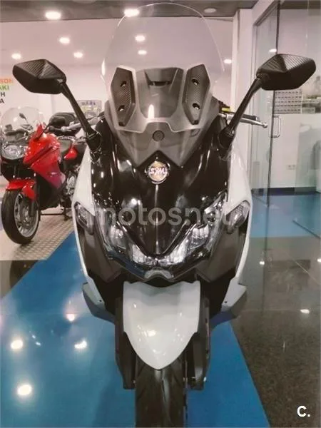 SYM Maxsym TL 500 – Vista 16