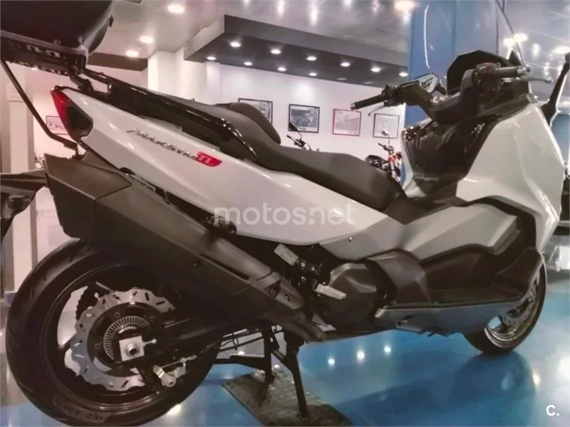 SYM Maxsym TL 500 – Vista 19