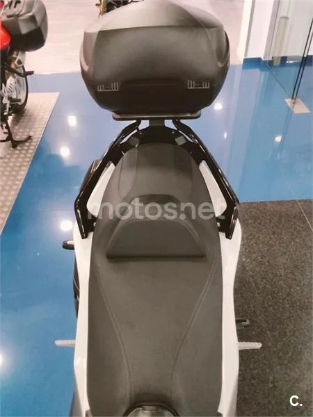 SYM Maxsym TL 500 – Vista 22