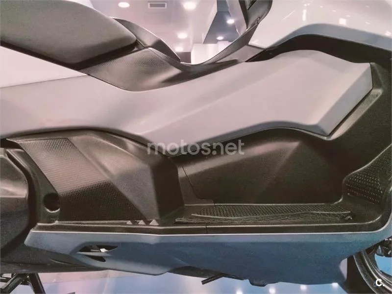 SYM Maxsym TL 500 – Vista 23